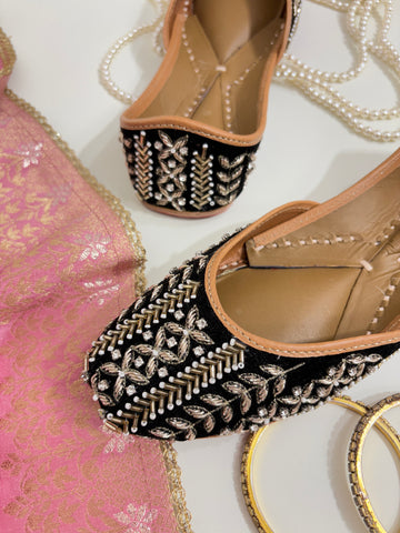 Bold & Beautiful: Midnight Magic Jutti