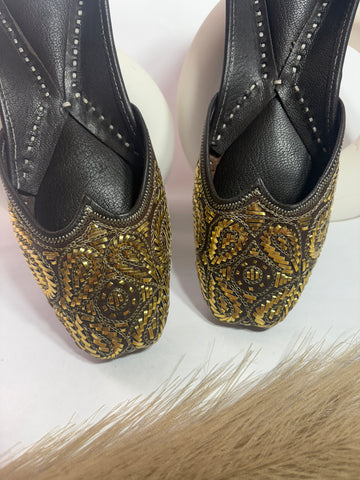 Mehreen ~ Luxe Gold Mukaish