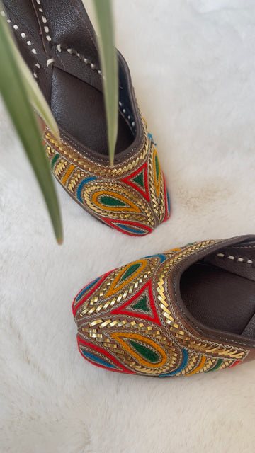Rangrez Mukaish Jutti ~ A celebration of vibrant threads and timeless mukaish artistry