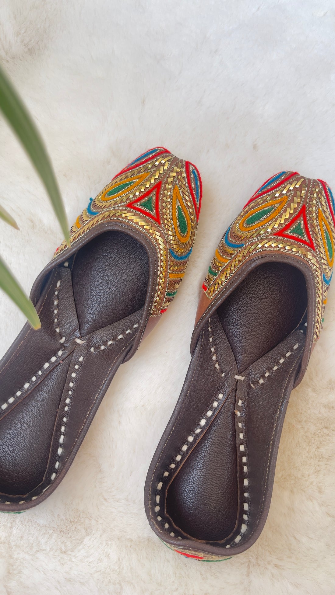 Rangrez Mukaish Jutti ~ A celebration of vibrant threads and timeless mukaish artistry