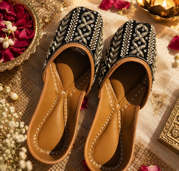 Bold & Beautiful: Midnight Magic Jutti