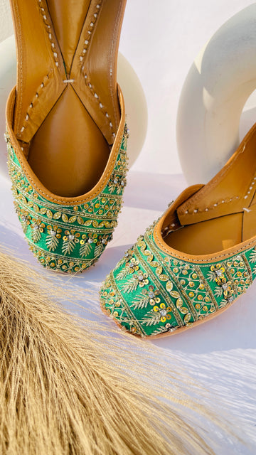 Zariya ~ Handcrafted Elegance in Every Step