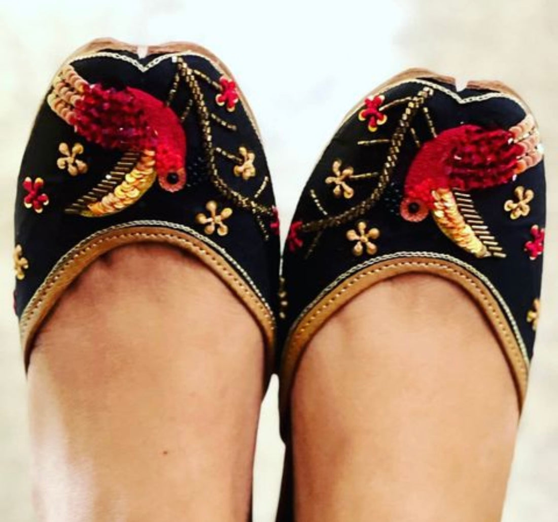 Moksh Jutti's